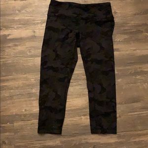 Lulu lemon wunderunder cropped camo